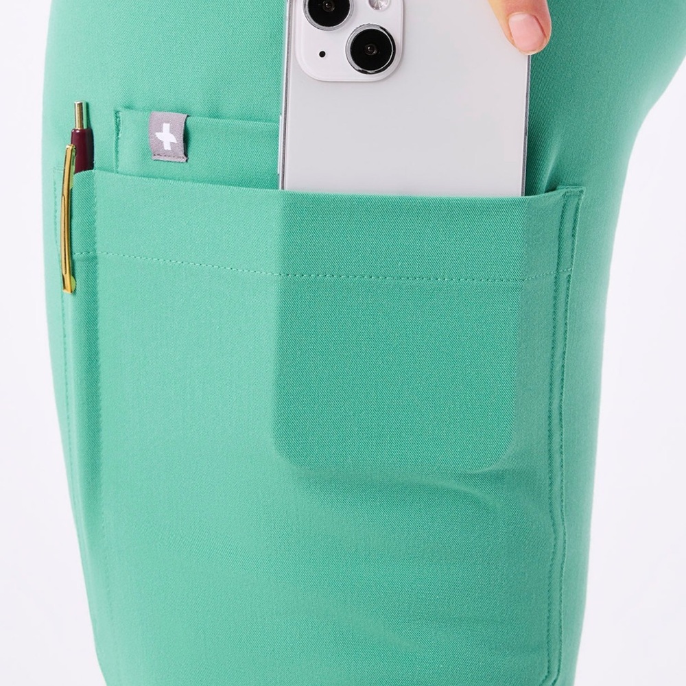 Figs surgical green scrubs yola bottom and top - Picture 6 of 6